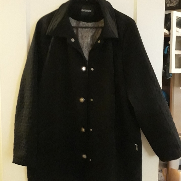 Quilted Jacket - Picture 4 of 6